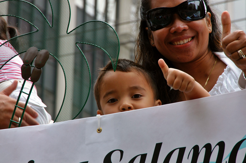 Thumbs Up &copy; Dennis Mojado